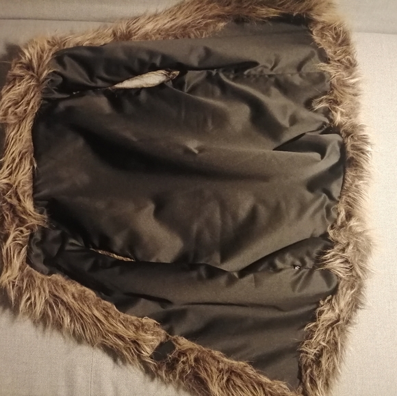 EUC faux fur ladies vest - Picture 6 of 6